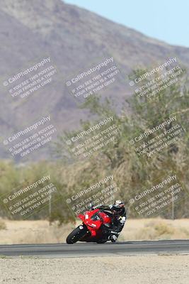 media/Oct-30-2025-Racers Edge (Thu) [[dabbdaf680]]/3-B Group/Session 5 (Turn 6)/